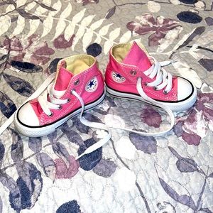 💖 Baby’s Pink Converse